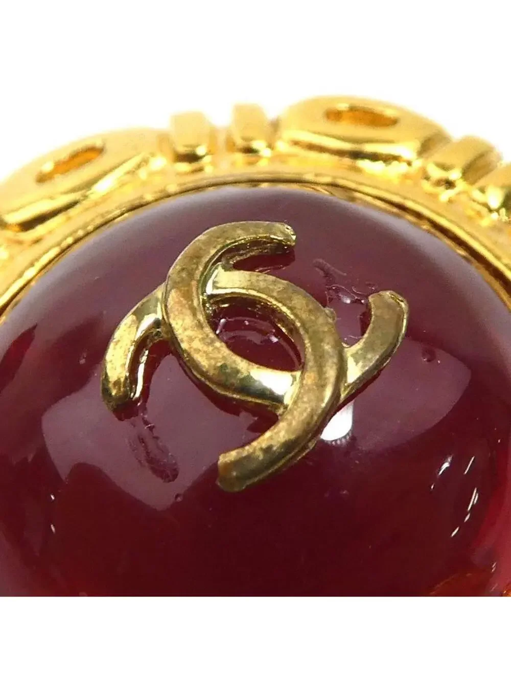CHANEL elevate your